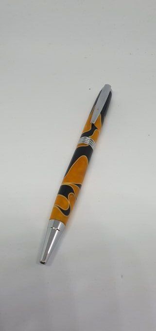 Stylo résine jaune noir